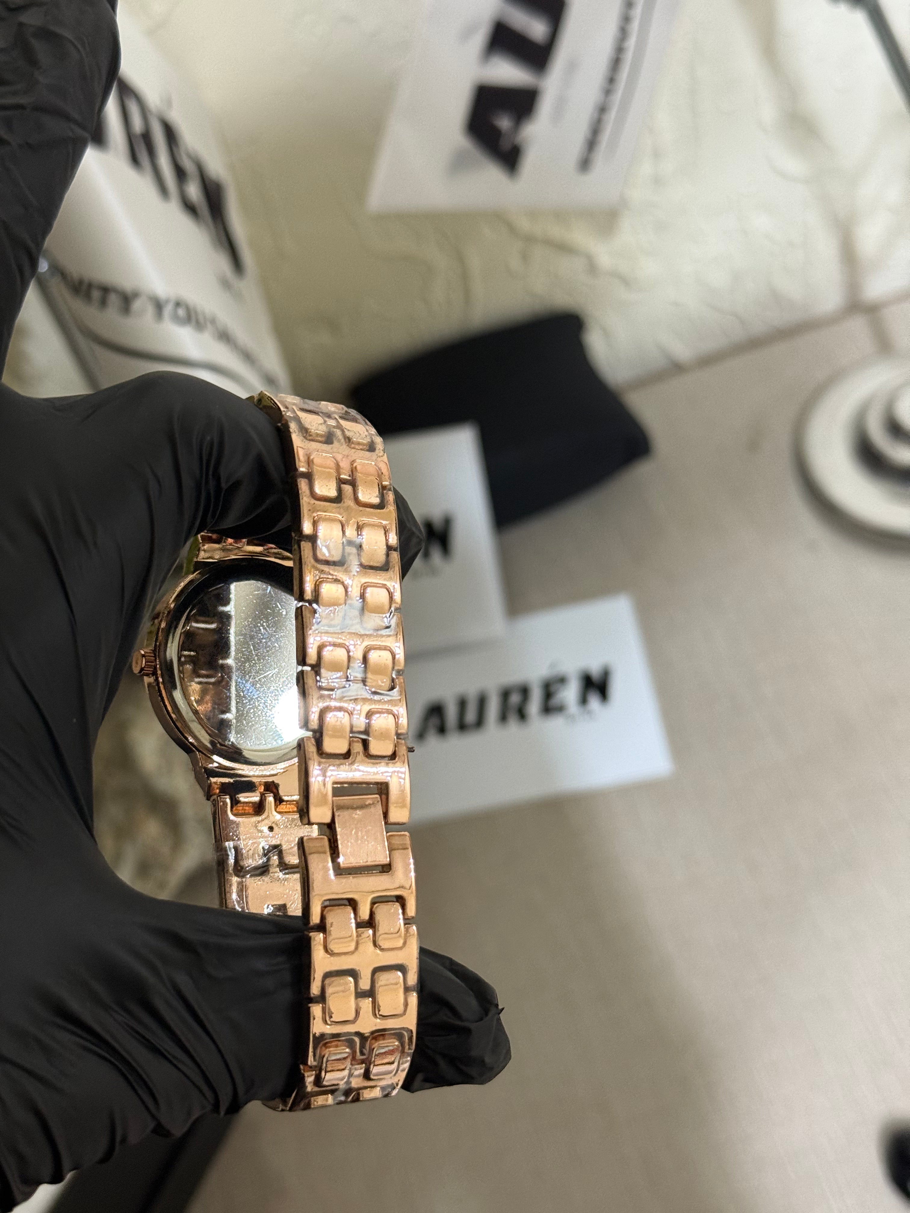 Gucci Gold ladies Stone Model